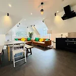Big Penthouse - 3-Bedroom - 2-Bathroom - Sleeps 8