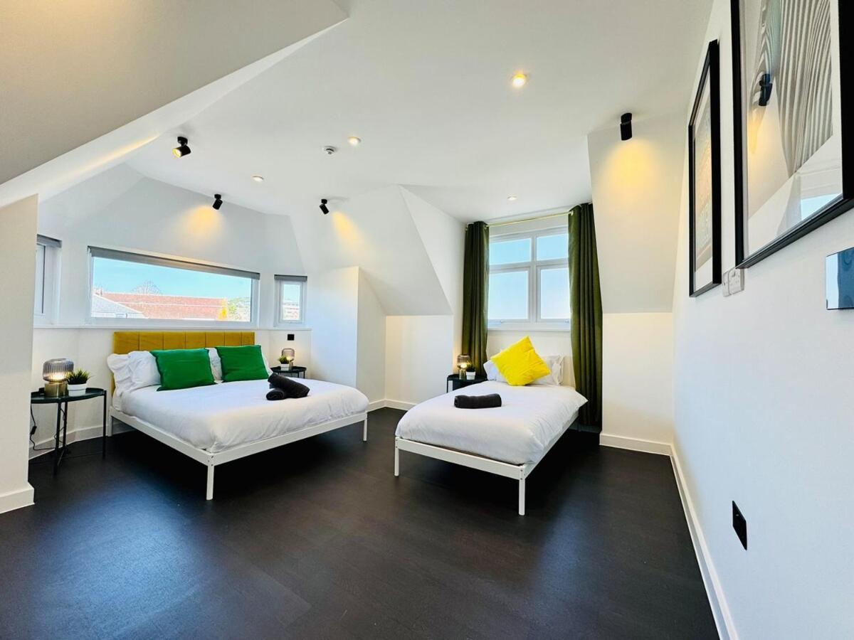 Big Penthouse - 3-bedroom - 2-bathroom - Sleeps 8 Apartment *