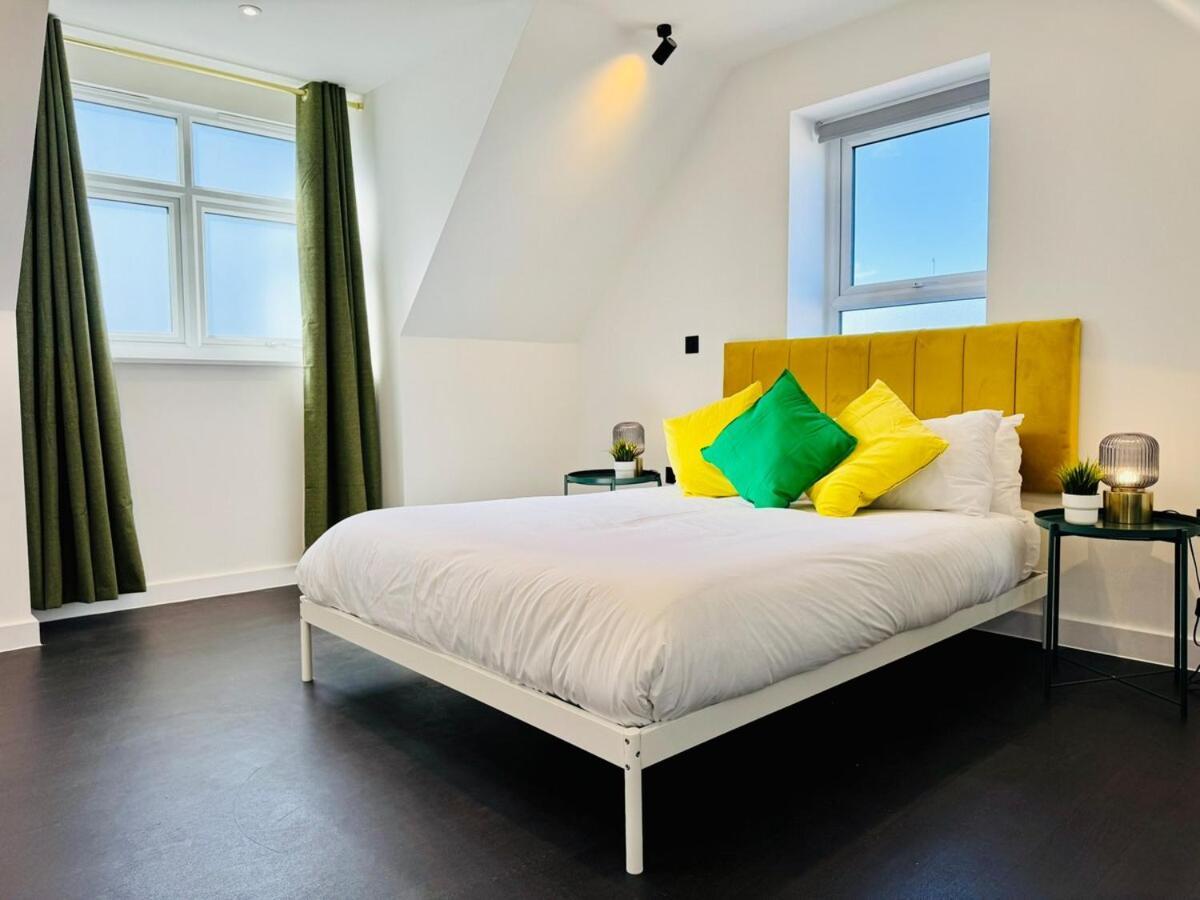 Big Penthouse - 3-bedroom - 2-bathroom - Sleeps 8 Apartment *