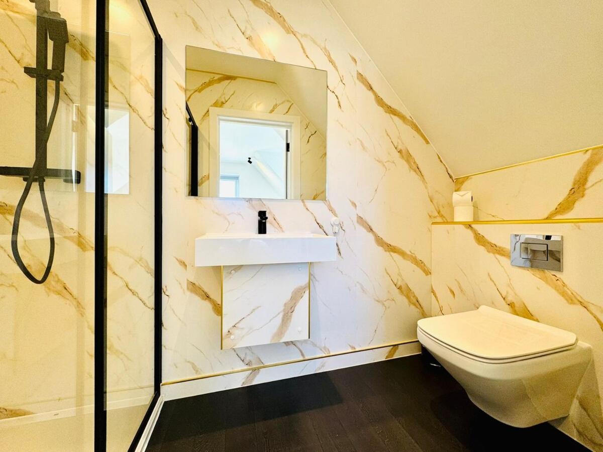 Big Penthouse - 3-bedroom - 2-bathroom - Sleeps 8 *